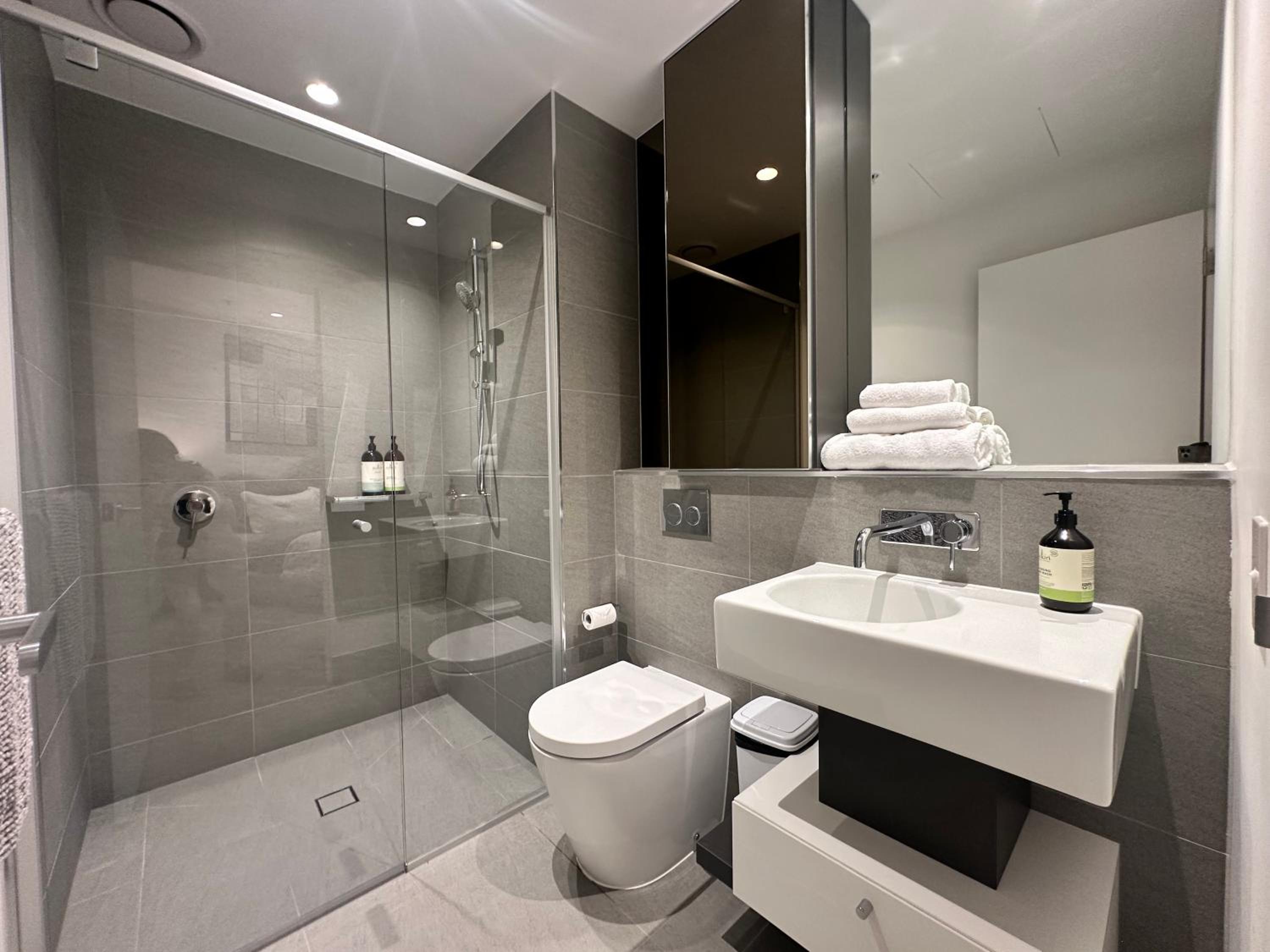 The West Horizon Executive Residence REL841