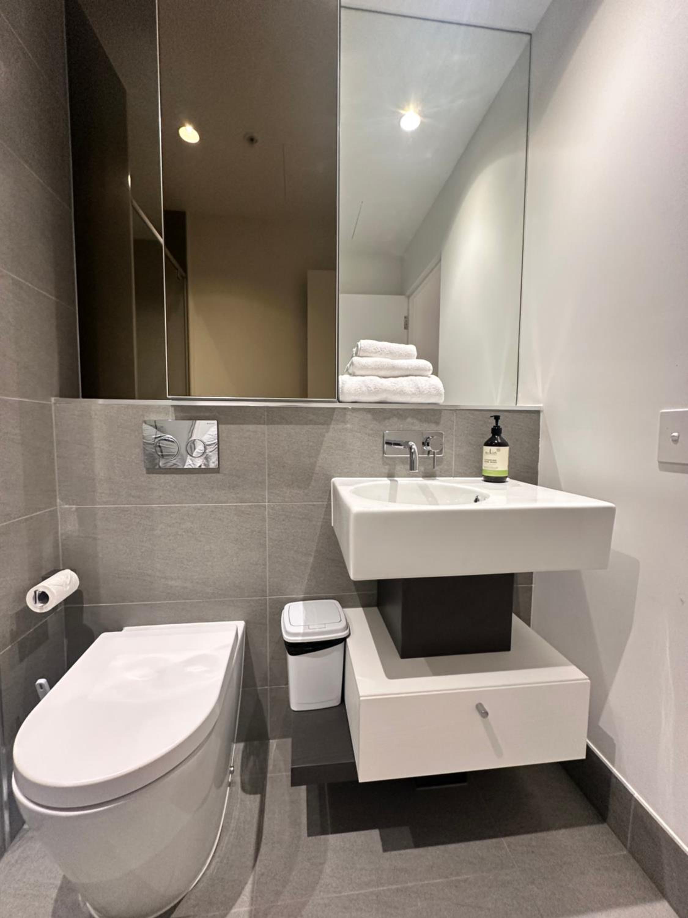 The West Horizon Executive Residence REL841