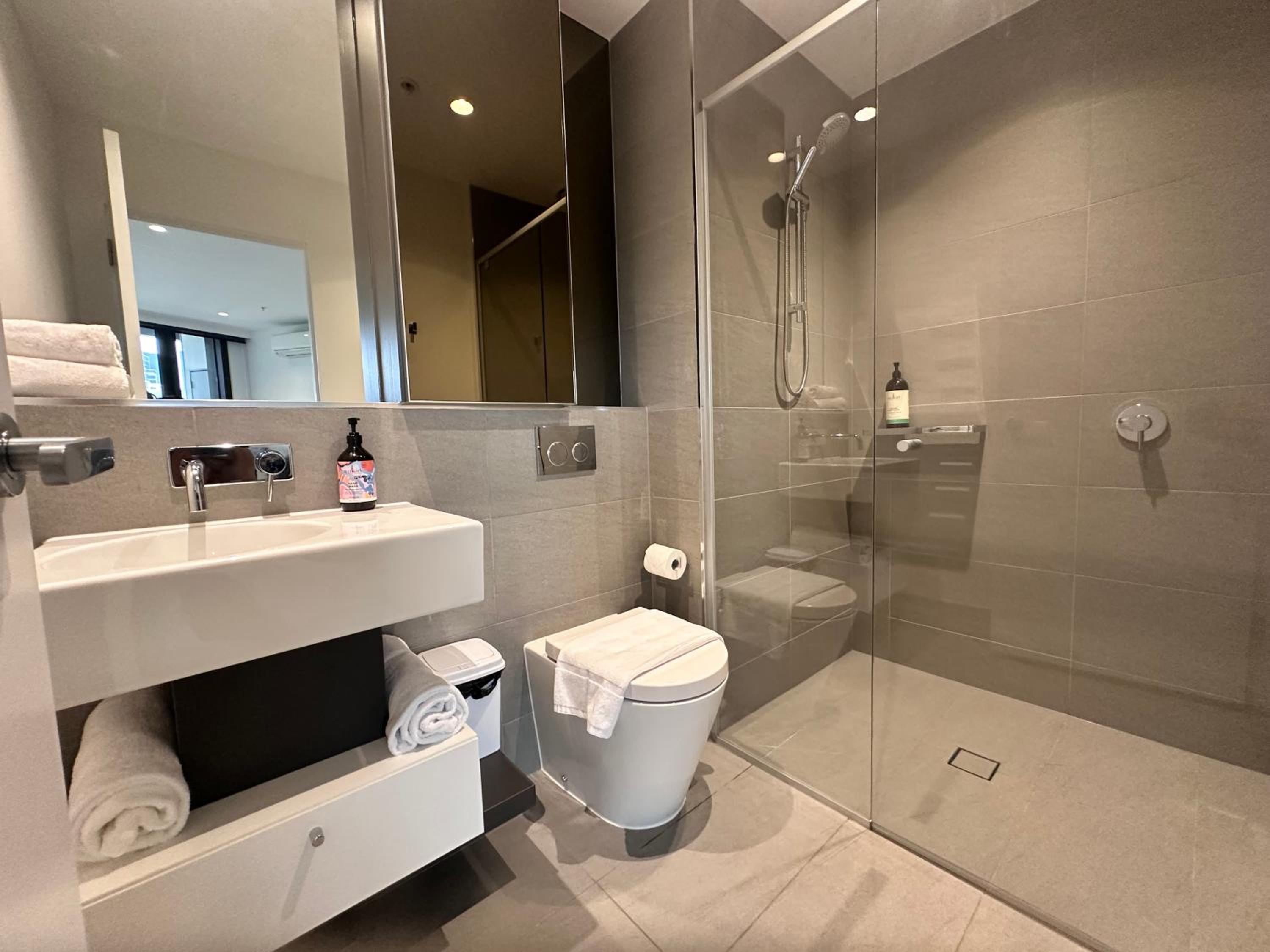 The West Horizon Executive Residence REL841
