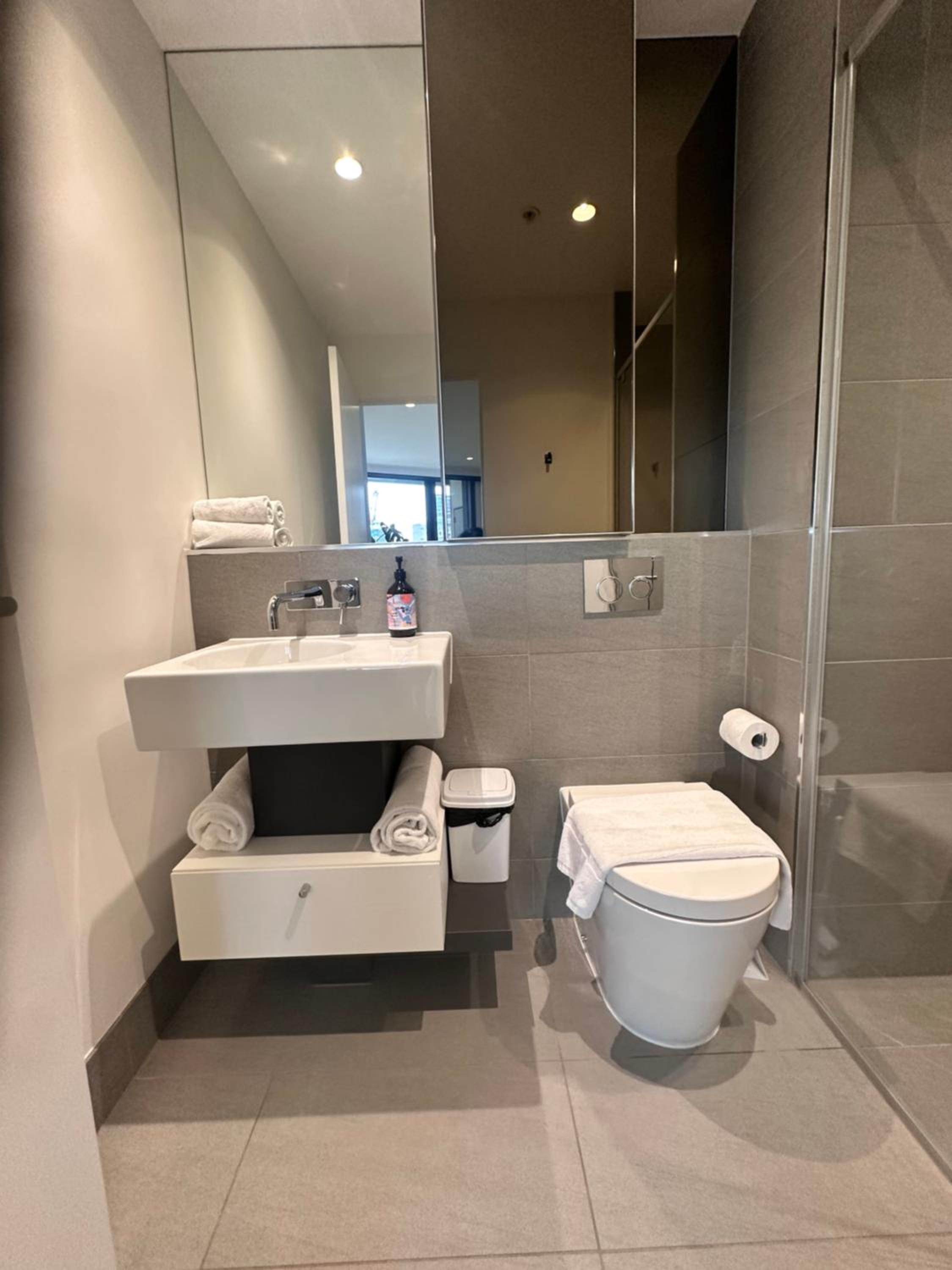 The West Horizon Executive Residence REL841