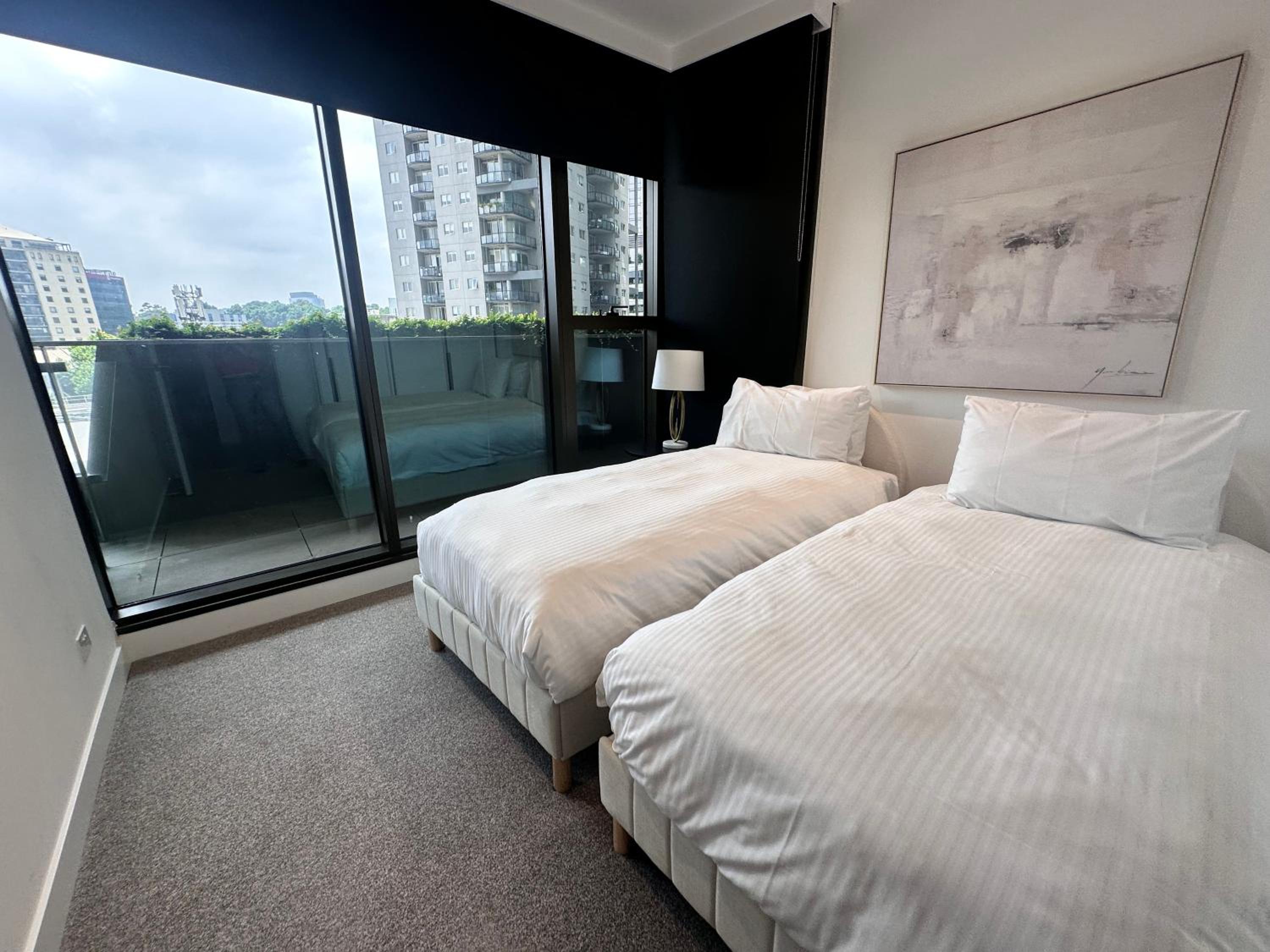 The West Horizon Executive Residence REL841