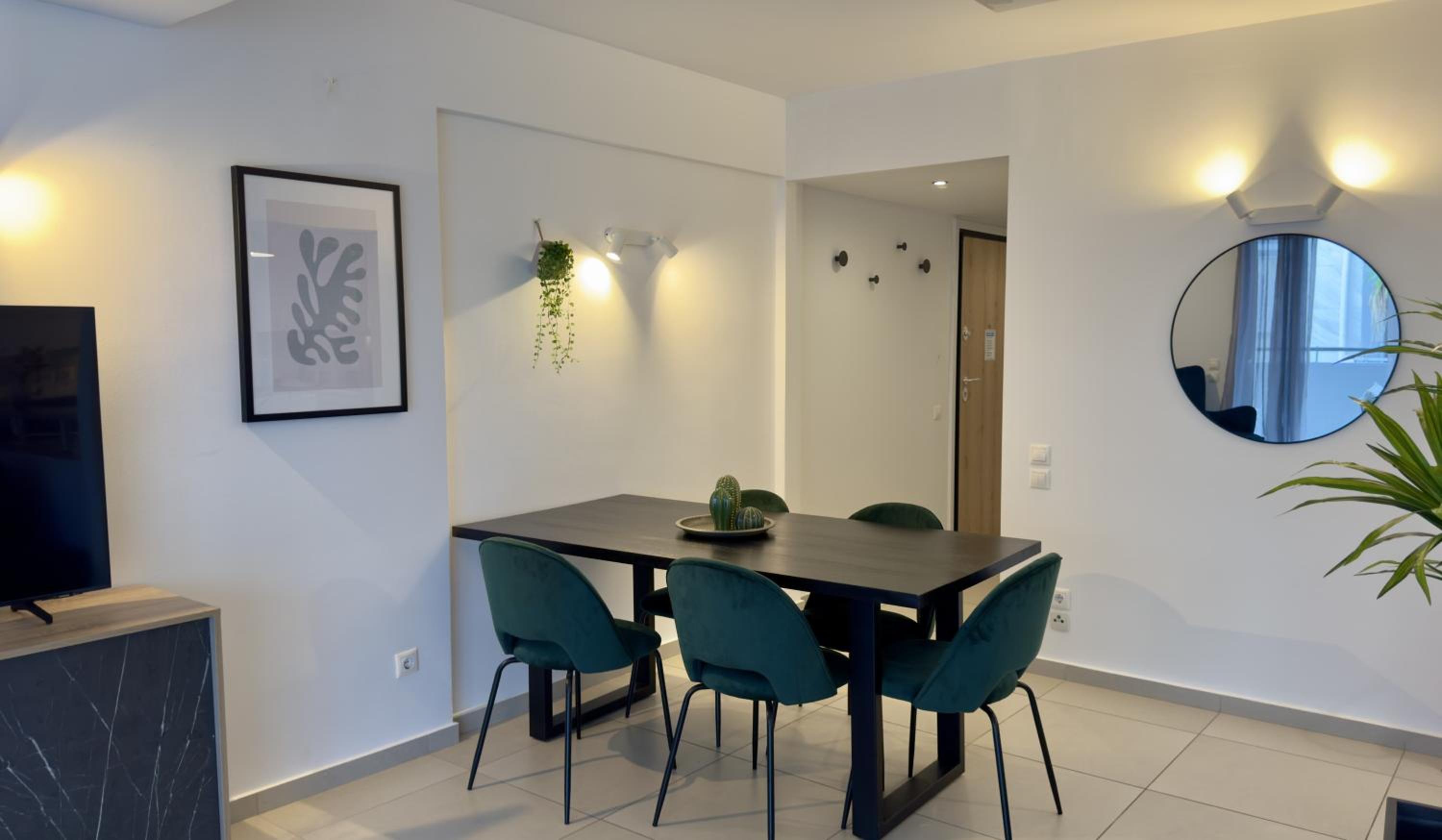 Minimalist 2-Bedroom Apartment with Balcony in the Heart of Athens