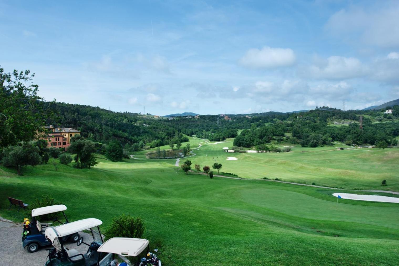 Casa Luxury Golf view 3