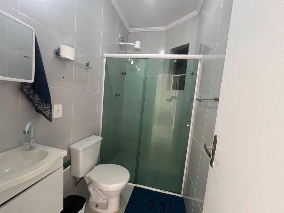 Casa 1 km da Praia Enseada com Garagem