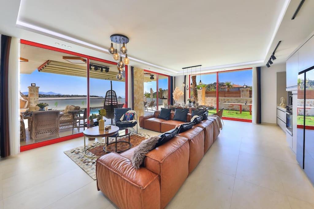 Villa Red Palm view 2