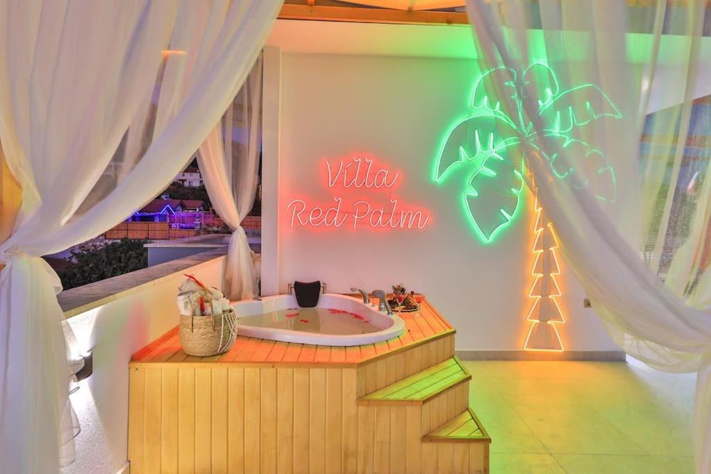 Villa Red Palm view 5