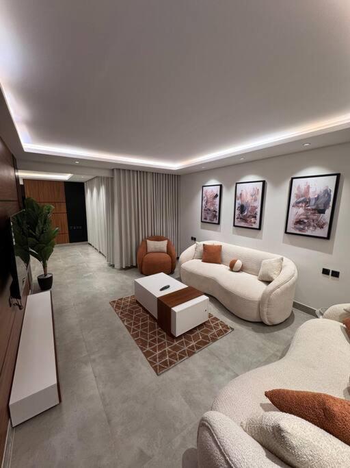 Luxury 3 bedroom with roof