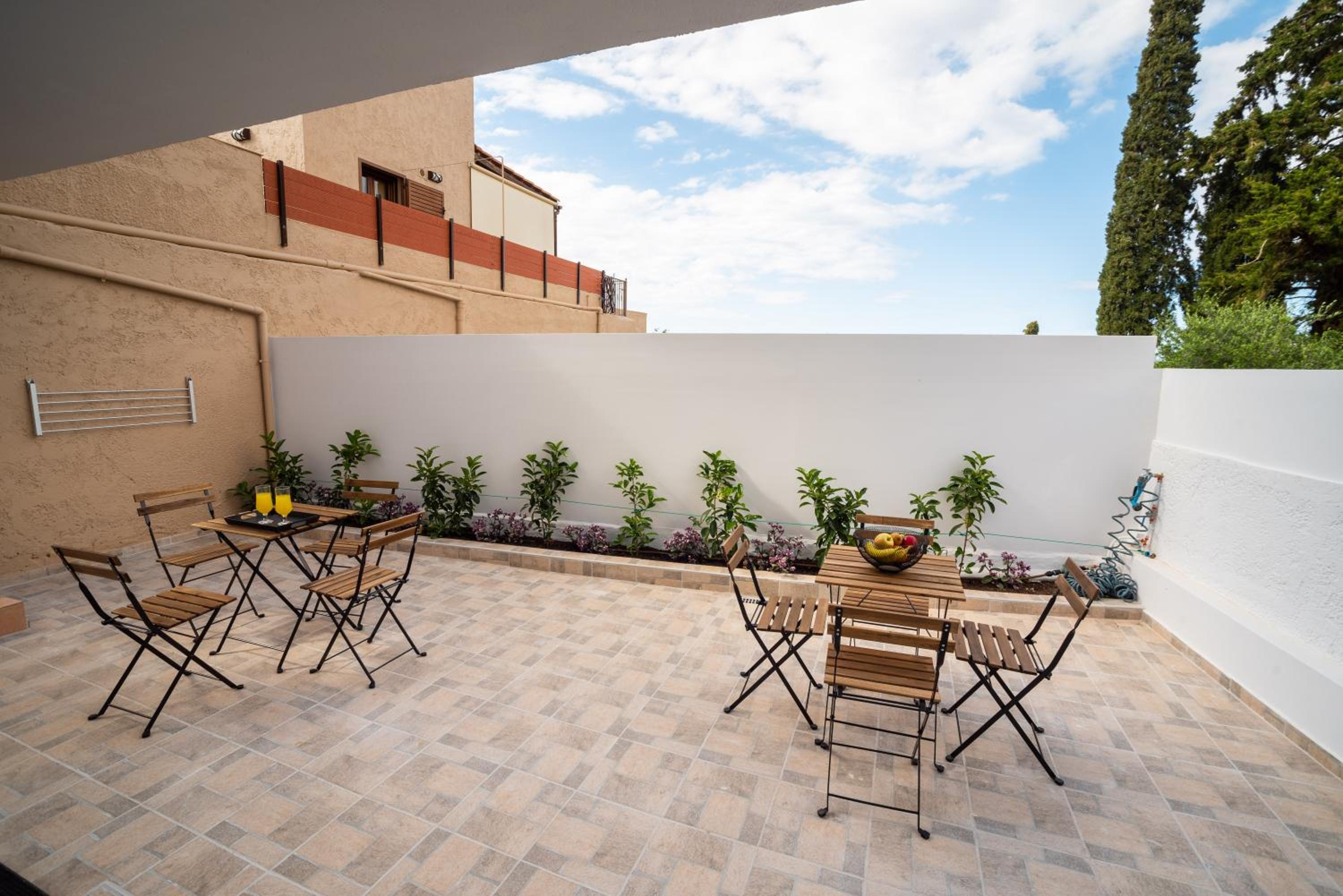 Athinais Suites