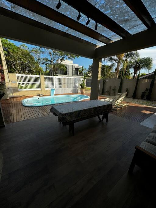 Casa com 3 quartos e piscina no Mariscal