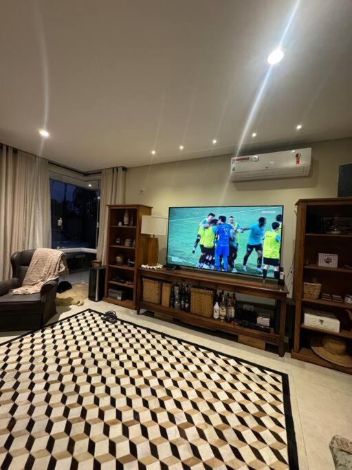 Casa com 3 quartos e piscina no Mariscal