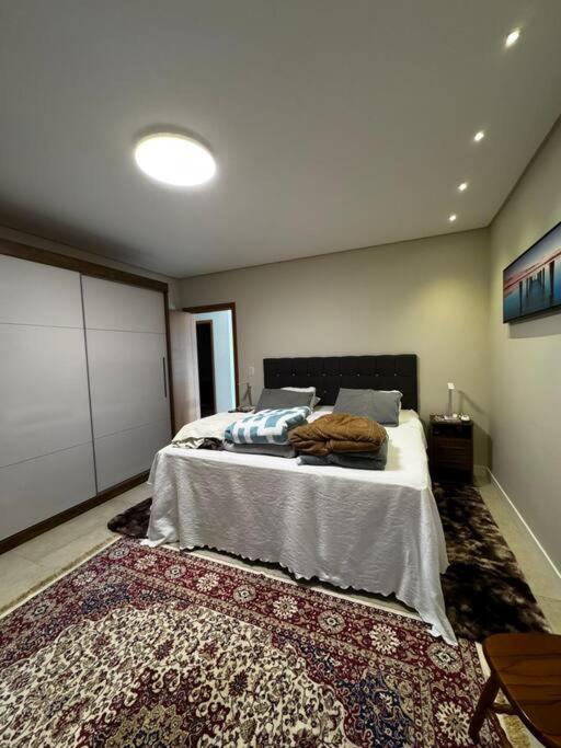 Casa com 3 quartos e piscina no Mariscal