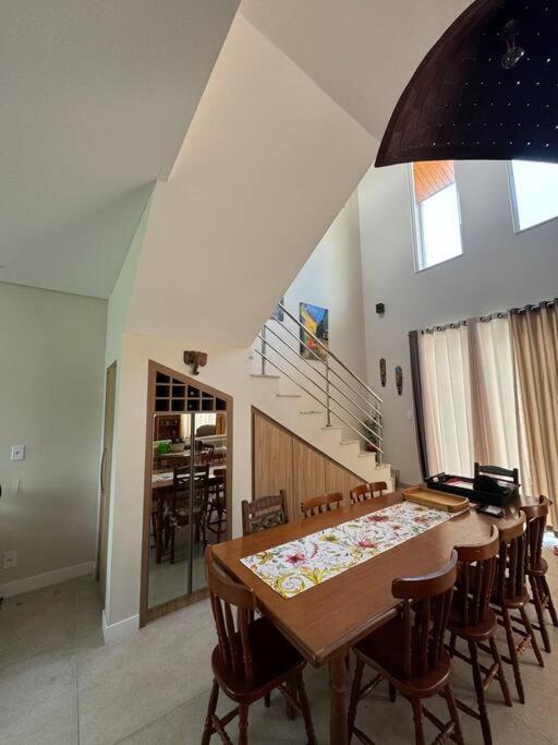 Casa com 3 quartos e piscina no Mariscal