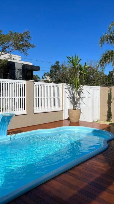 Casa com 3 quartos e piscina no Mariscal