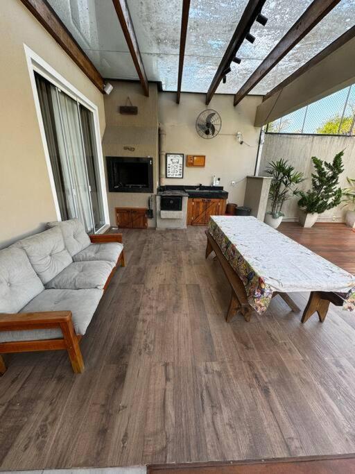 Casa com 3 quartos e piscina no Mariscal