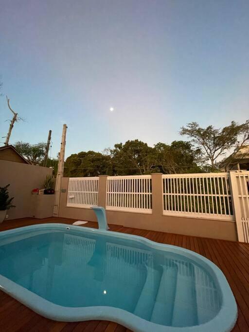Casa com 3 quartos e piscina no Mariscal