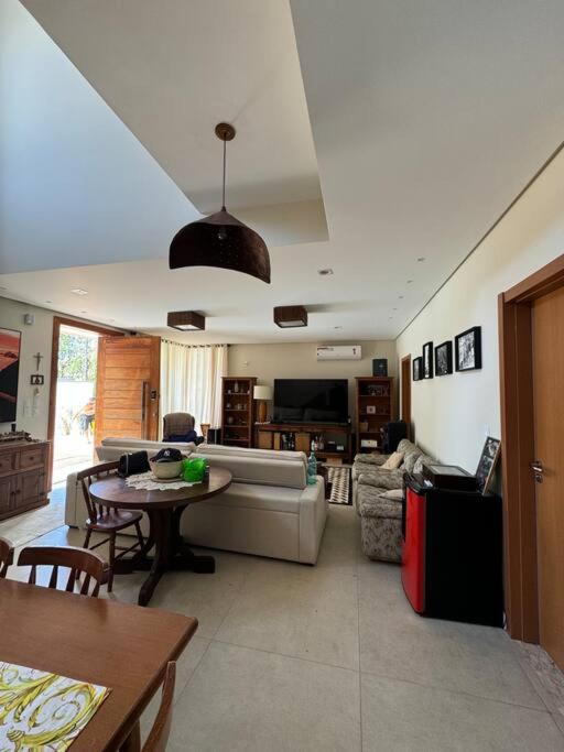 Casa com 3 quartos e piscina no Mariscal