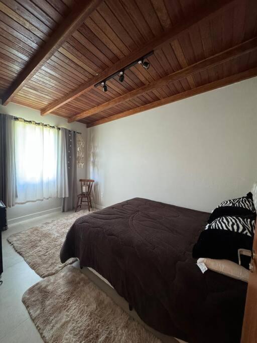 Casa com 3 quartos e piscina no Mariscal