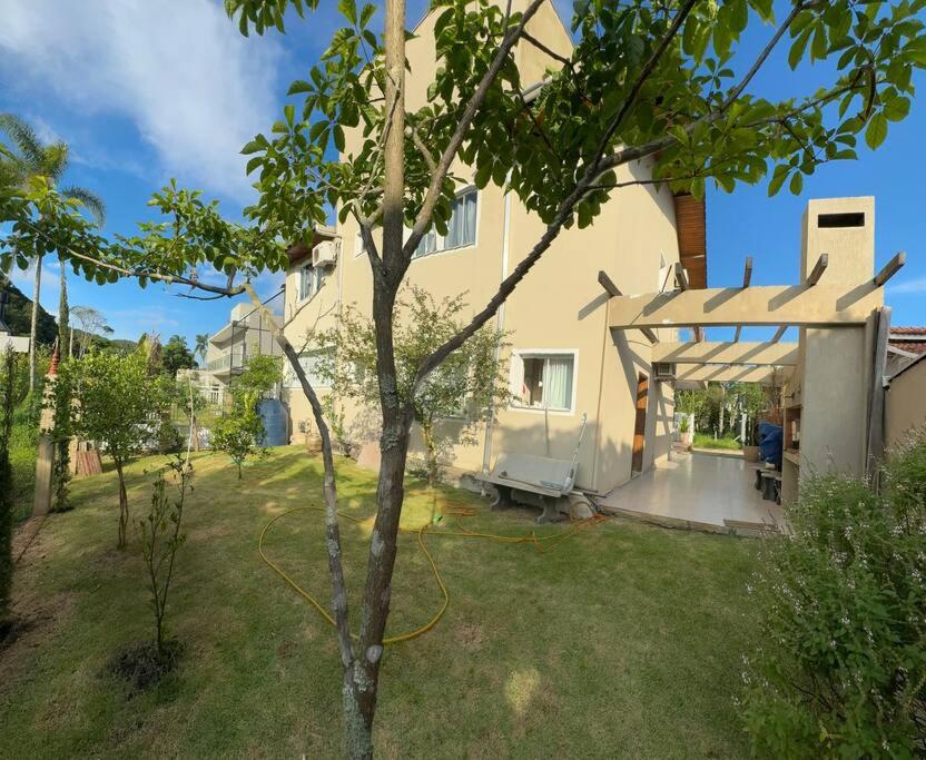 Casa com 3 quartos e piscina no Mariscal