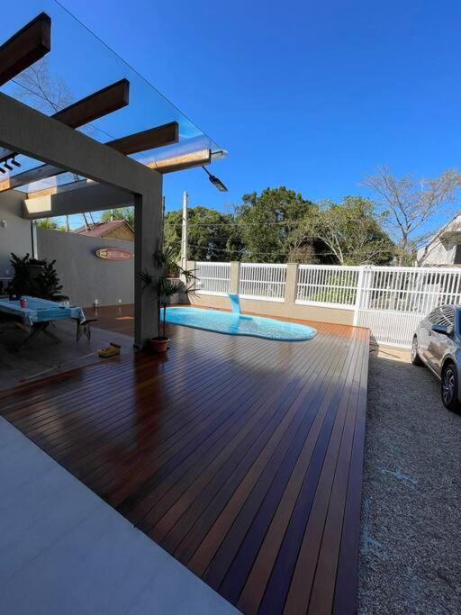 Casa com 3 quartos e piscina no Mariscal