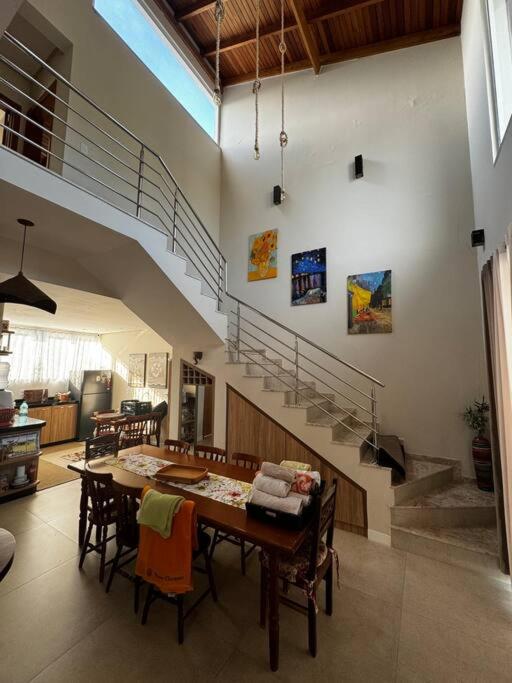Casa com 3 quartos e piscina no Mariscal