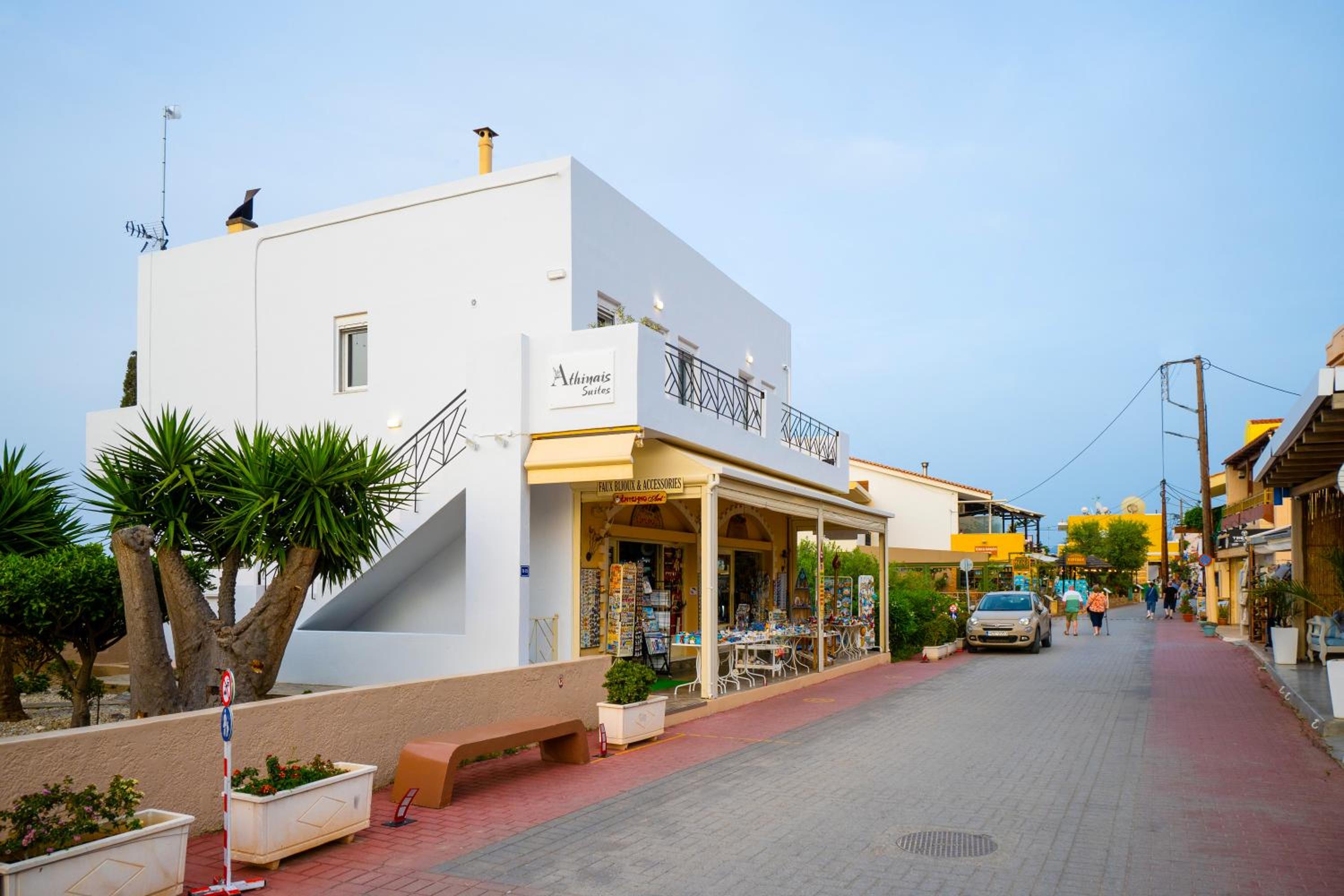 Athinais Suites