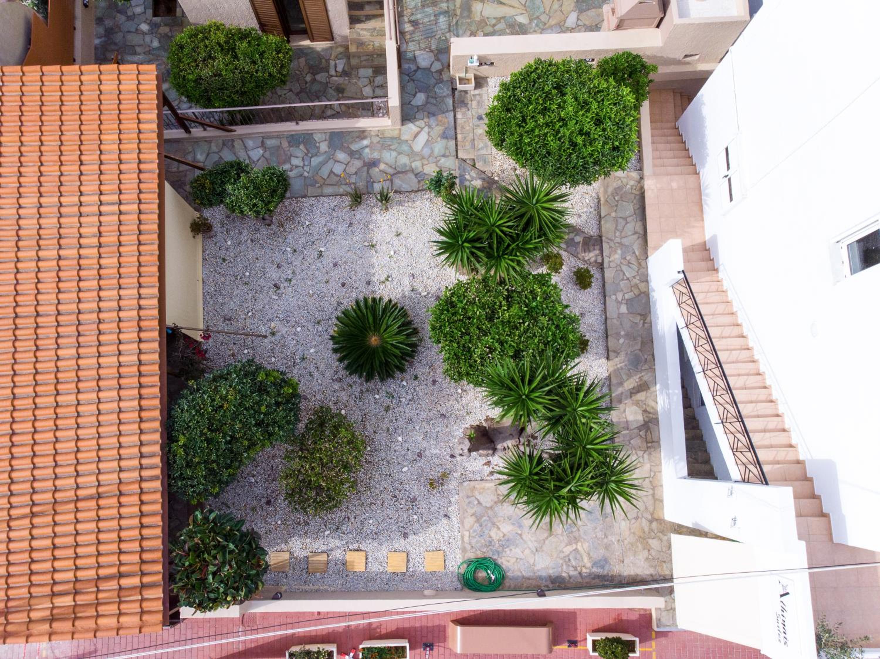 Athinais Suites