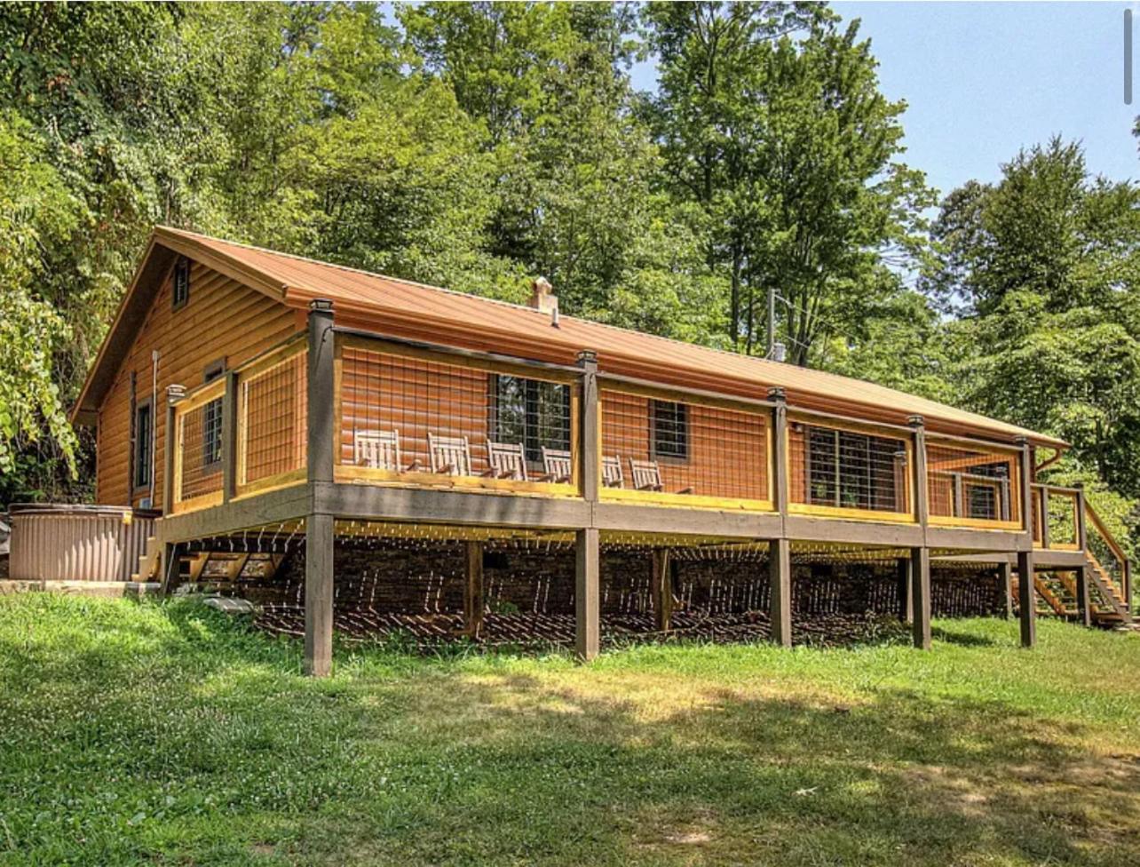 A Secluded Hideaway 3 bedroom 3 bath located in Gatlinburg view 5
