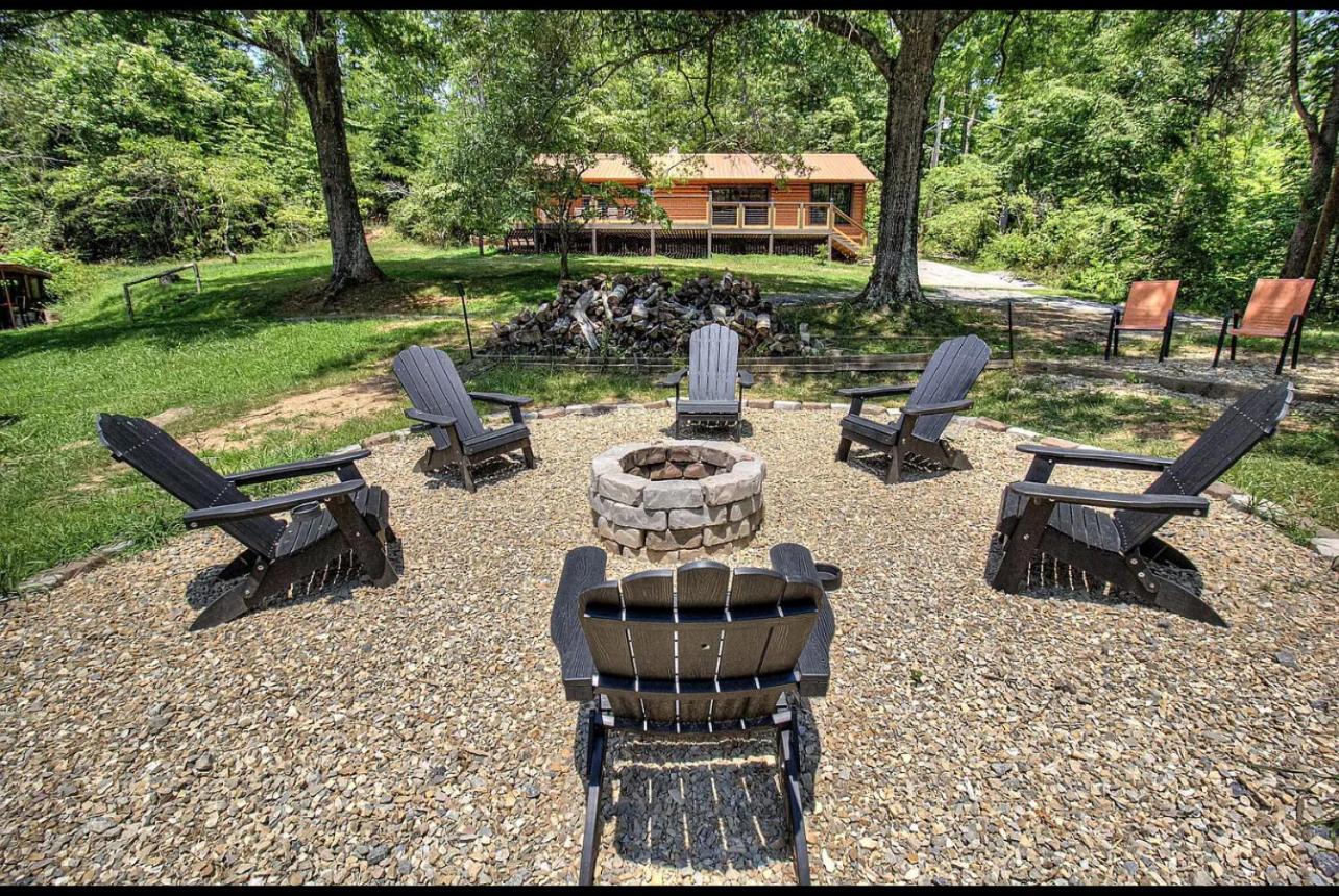 A Secluded Hideaway 3 bedroom 3 bath located in Gatlinburg view 3