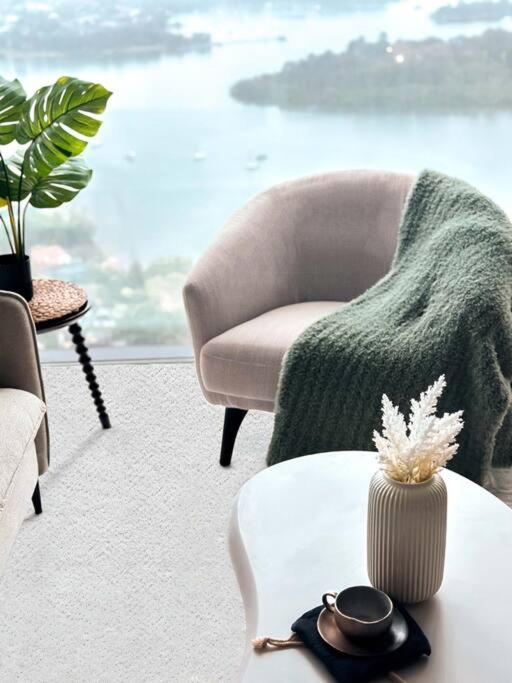 Rhea Home waterfront Flat Rhodes, Sydney