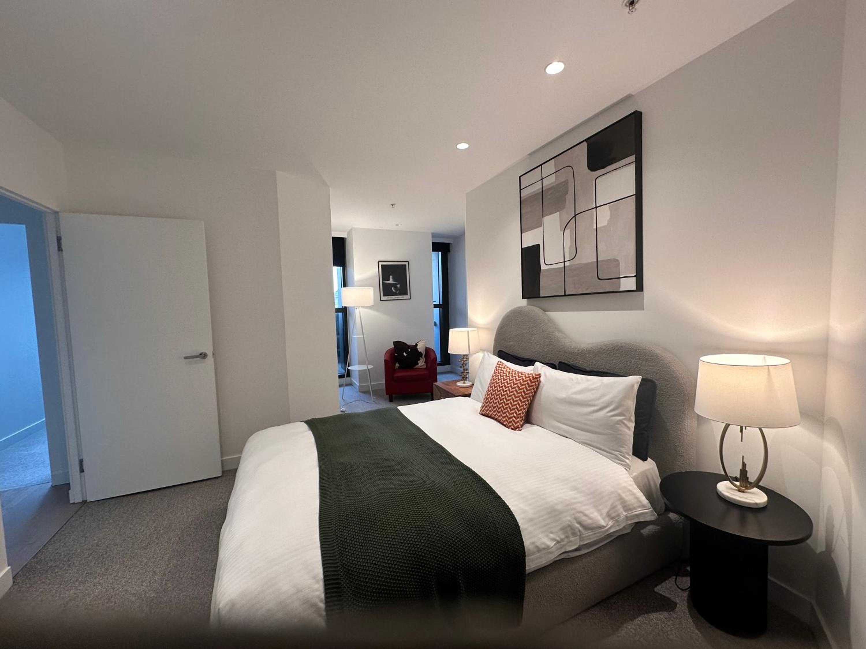 The West Horizon Executive Residence REL841