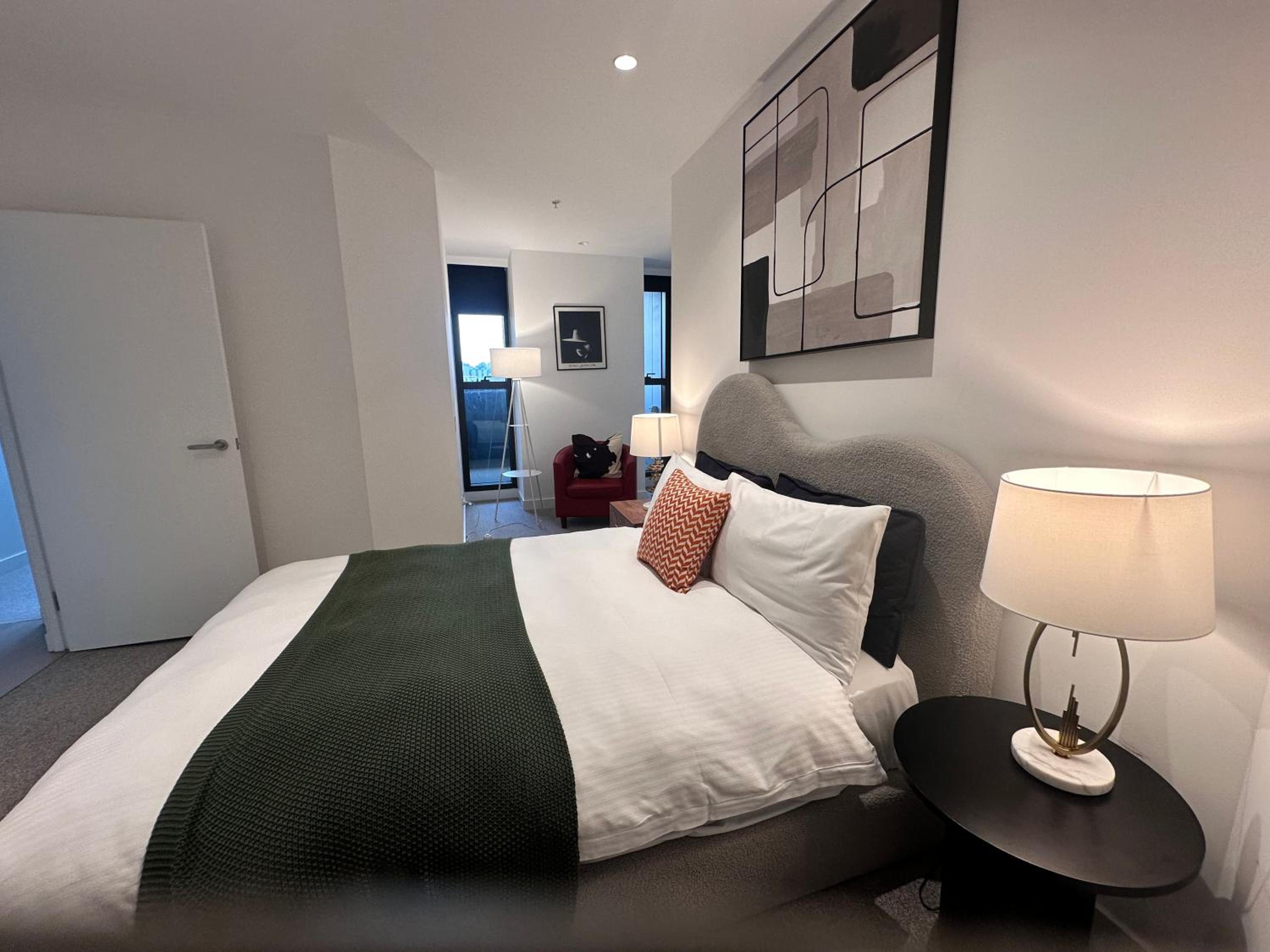 The West Horizon Executive Residence REL841