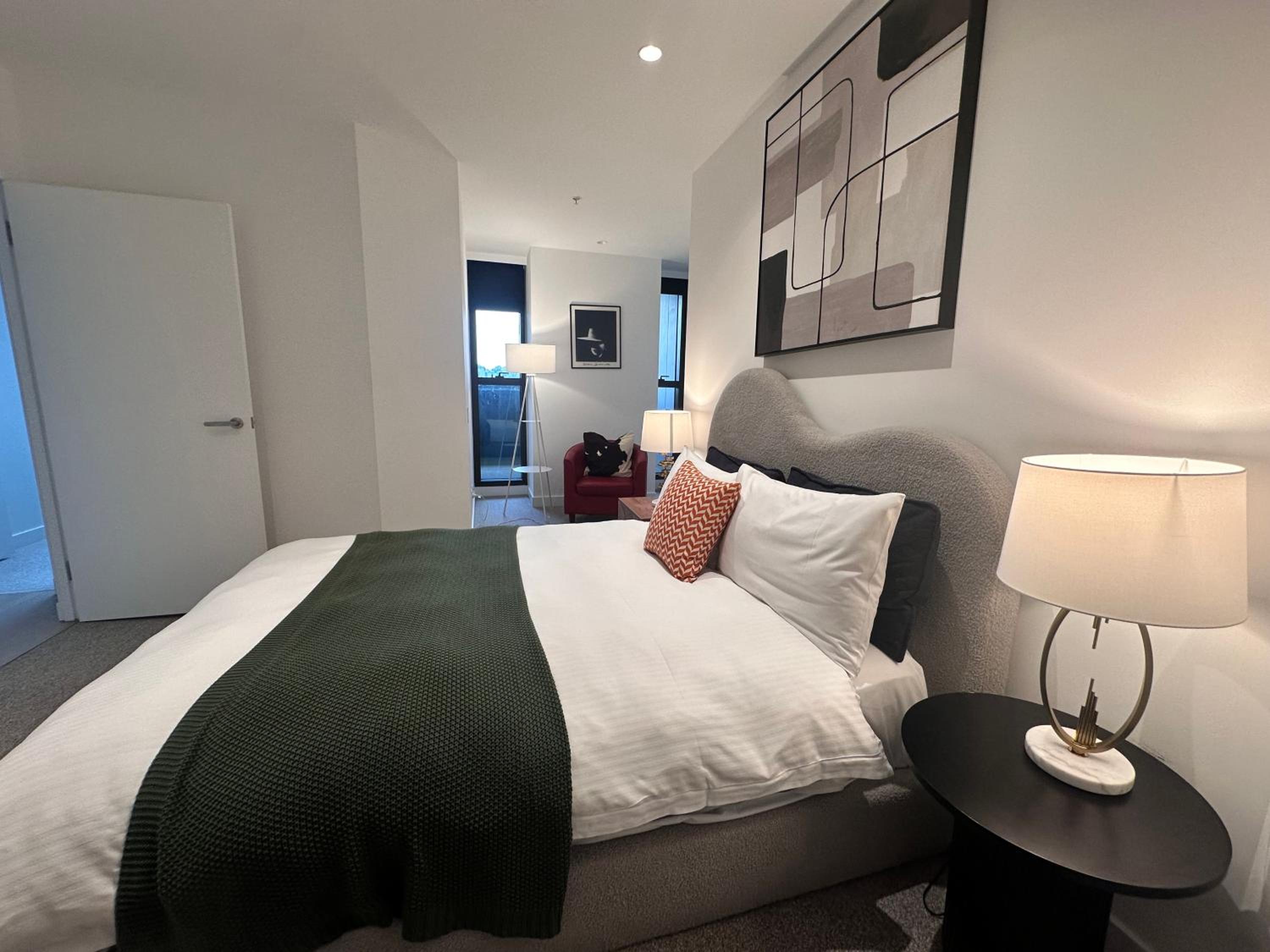 The West Horizon Executive Residence REL841