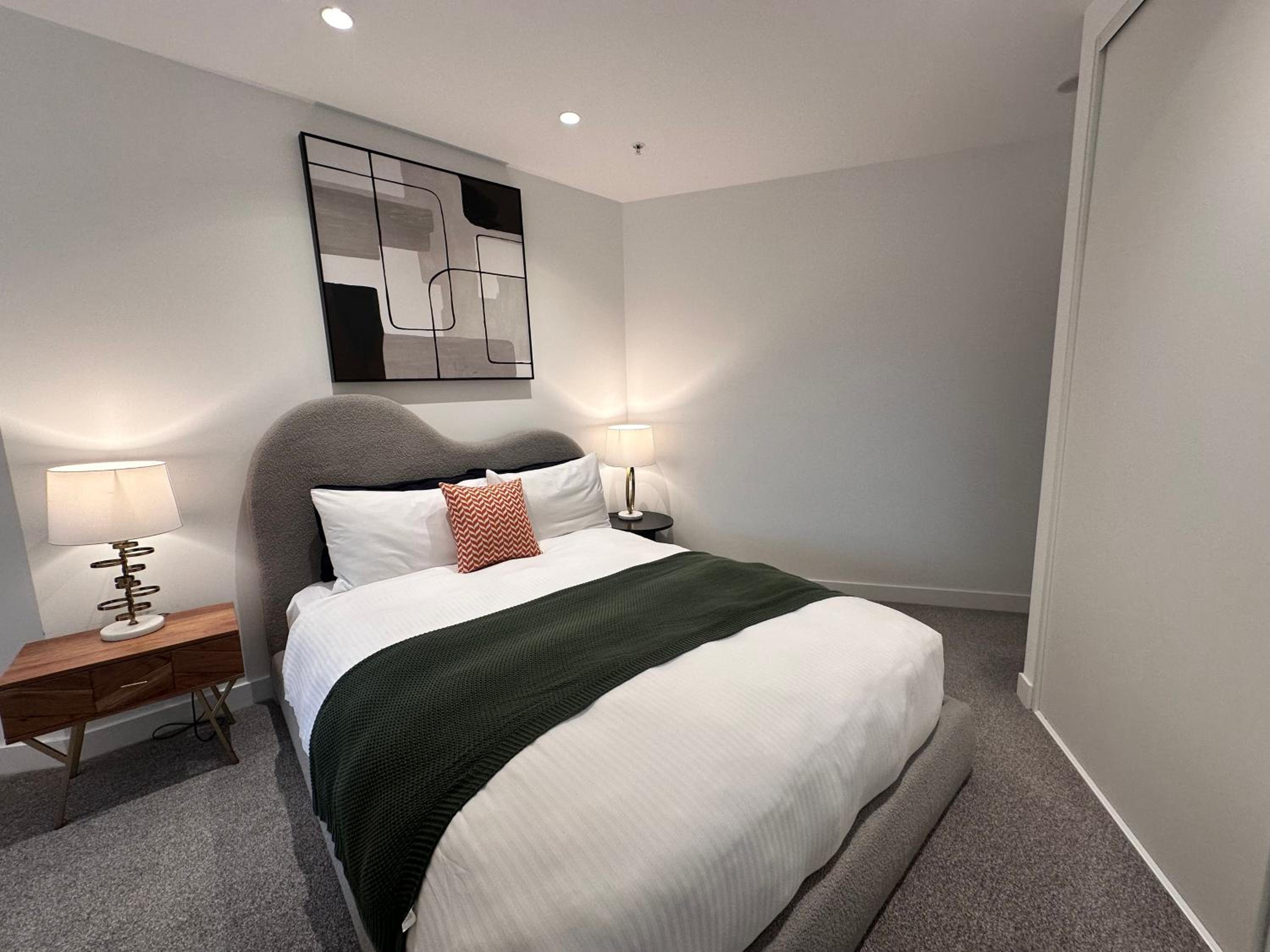 The West Horizon Executive Residence REL841