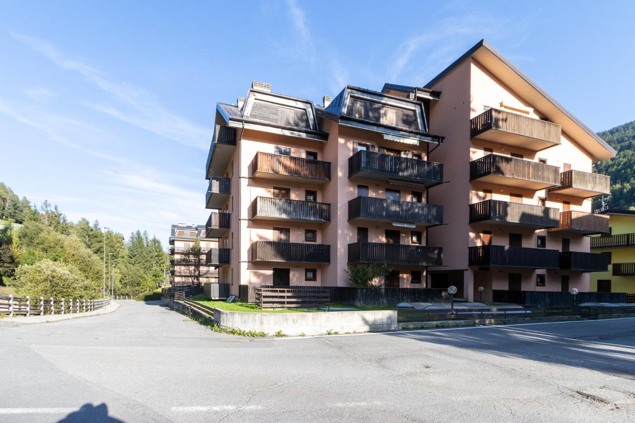 Aprica Panorama Impianti a 500m Wifi Posto Auto Coperto view 3