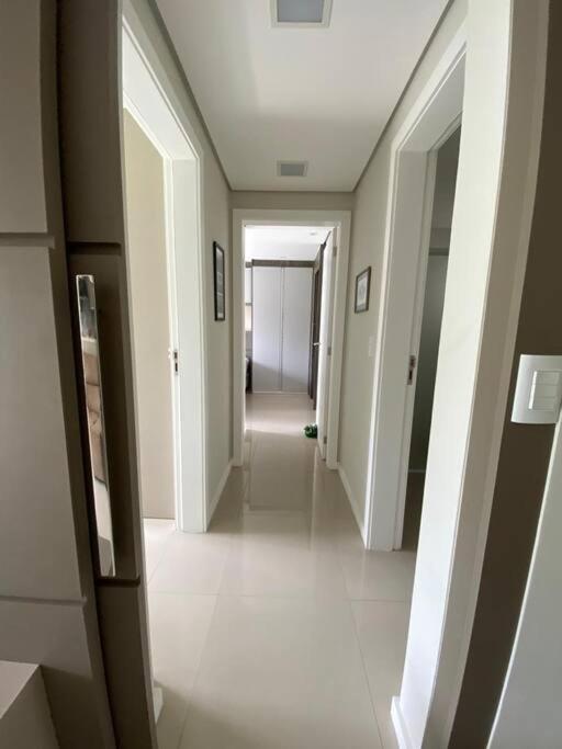 Apartamento Moderno com Vista para a Natureza