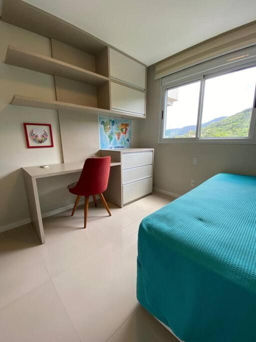 Apartamento Moderno com Vista para a Natureza