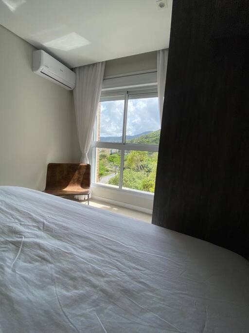 Apartamento Moderno com Vista para a Natureza