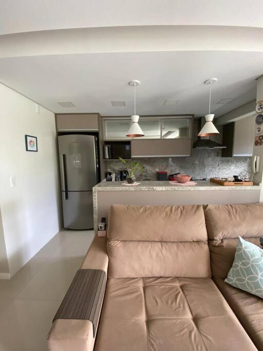 Apartamento Moderno com Vista para a Natureza