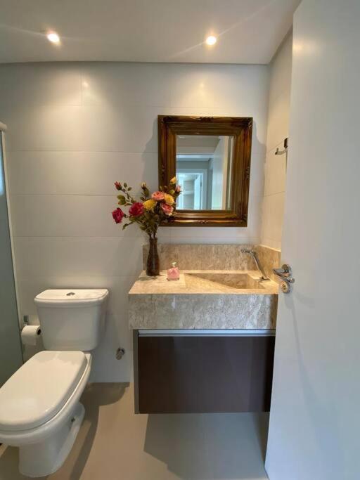 Apartamento Moderno com Vista para a Natureza