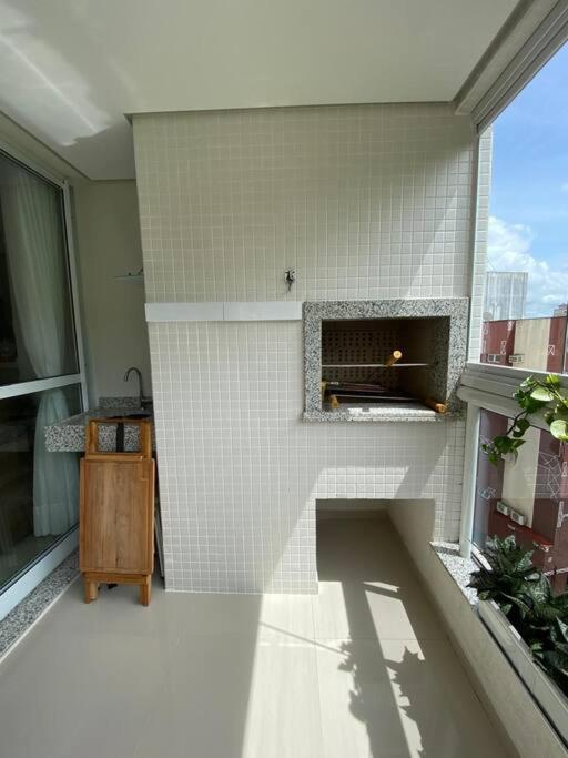 Apartamento Moderno com Vista para a Natureza
