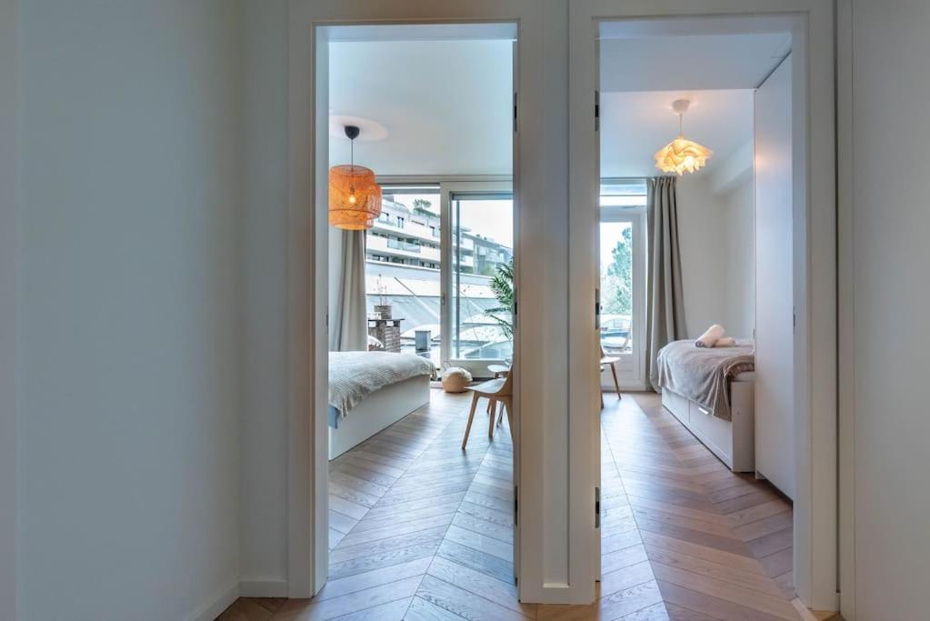 Chic Oud-Zuid Apartment steps from Vondelpark & Museums with View