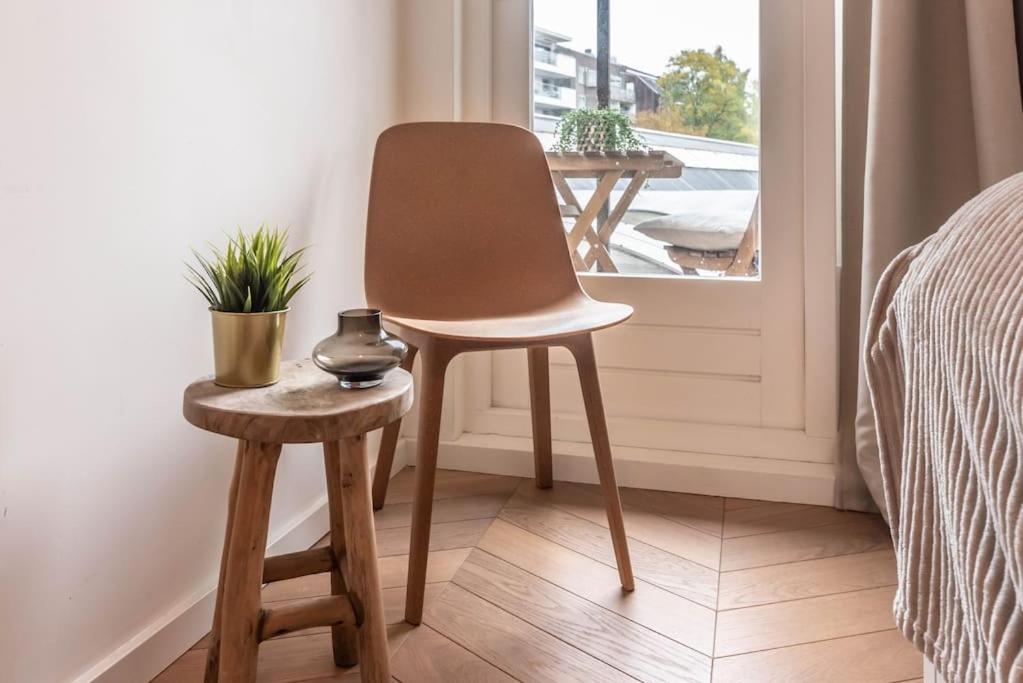 Chic Oud-Zuid Apartment steps from Vondelpark & Museums with View