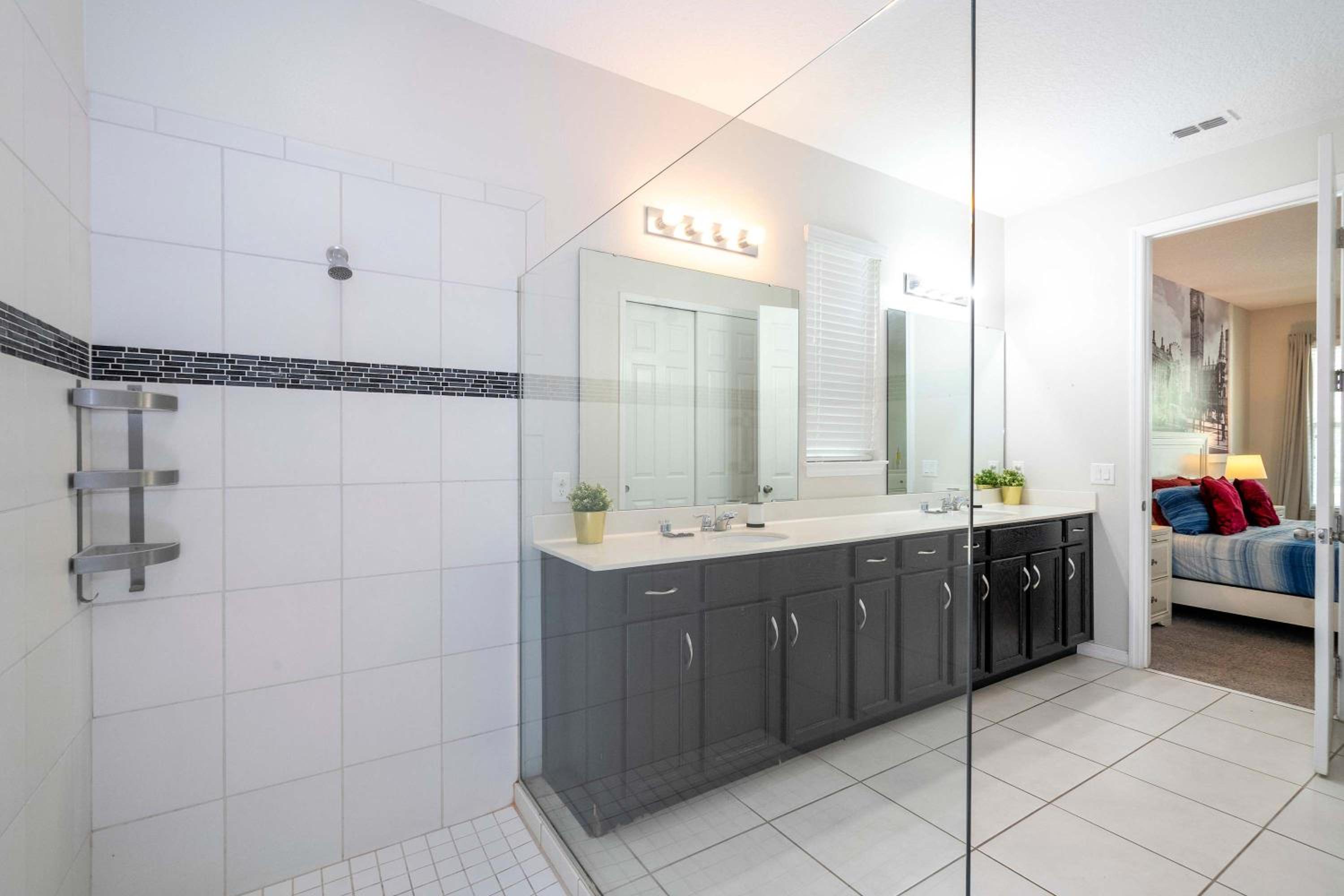 Beautiful 5 Bed Home in Solara with Private Pool view 5