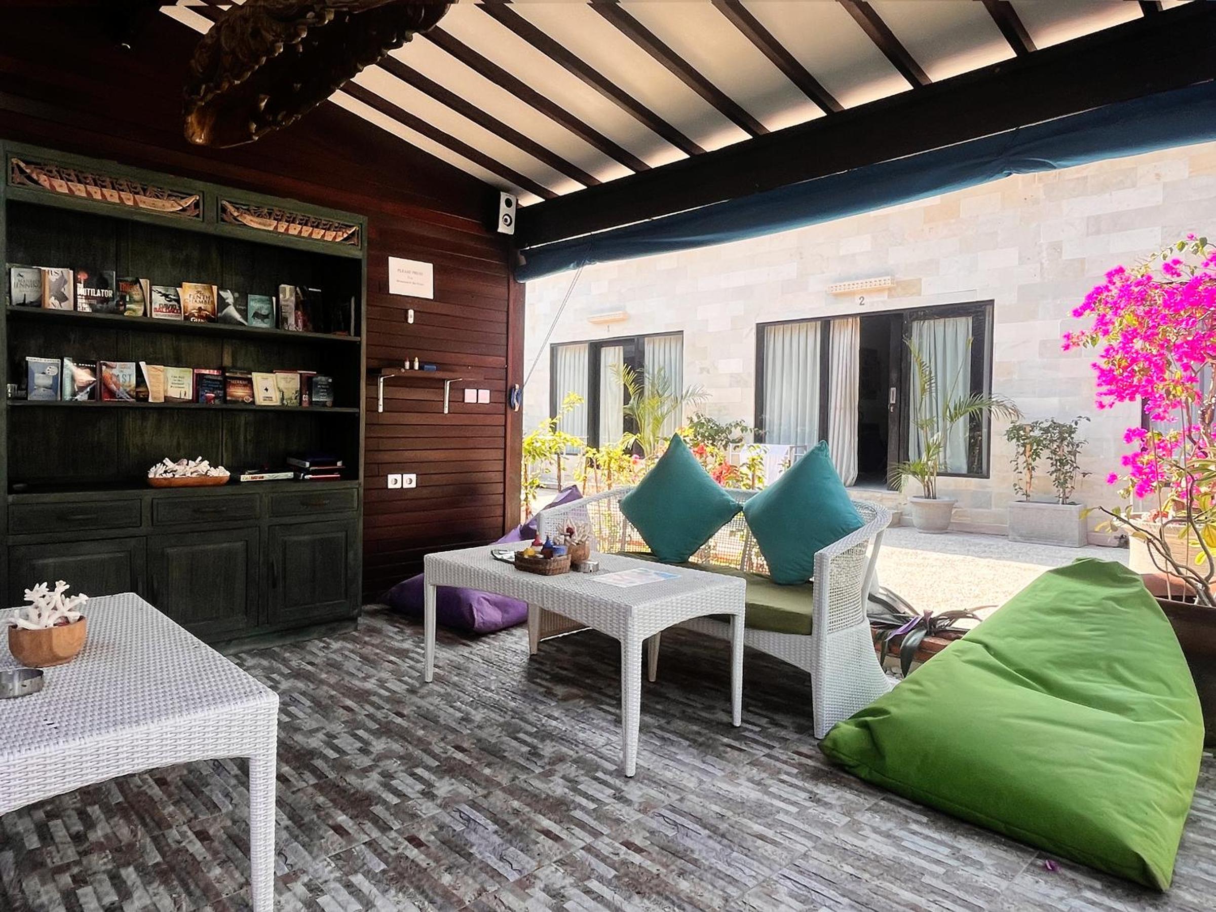 lounge