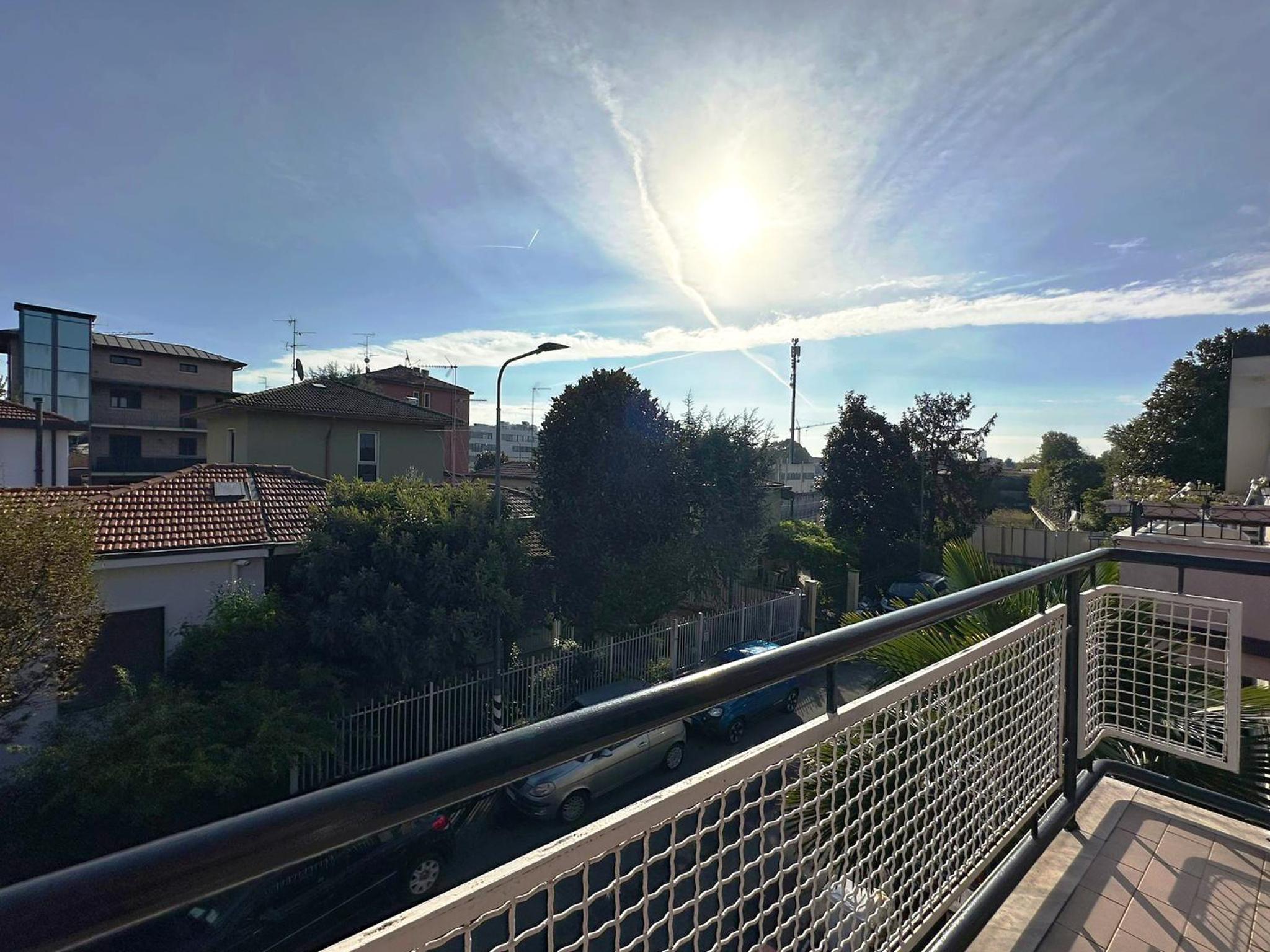 RED HOUSE - BEAUTIFUL APARTMENT - METRO m1