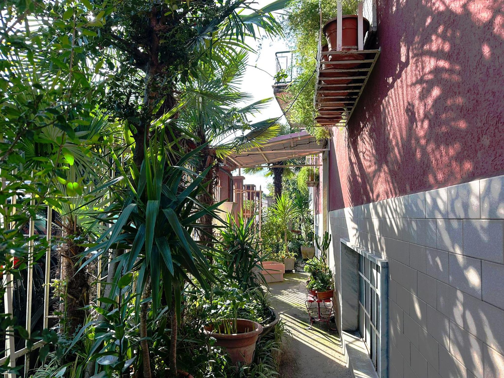 RED HOUSE - BEAUTIFUL APARTMENT - METRO m1