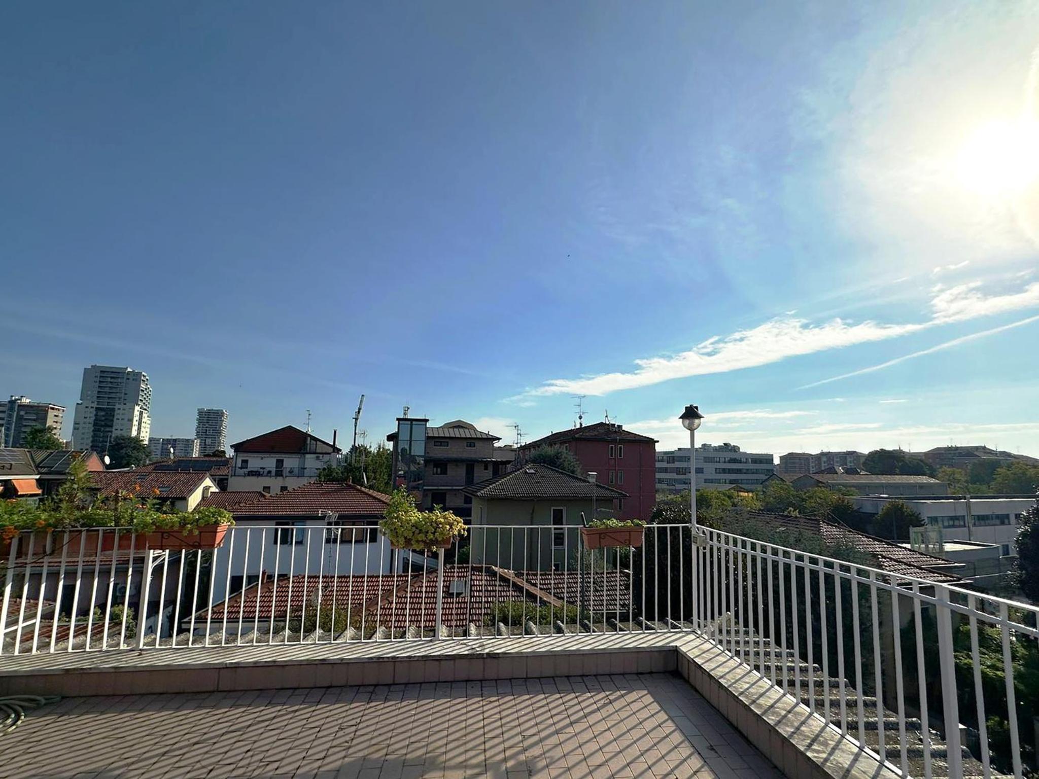 RED HOUSE - BEAUTIFUL APARTMENT - METRO m1