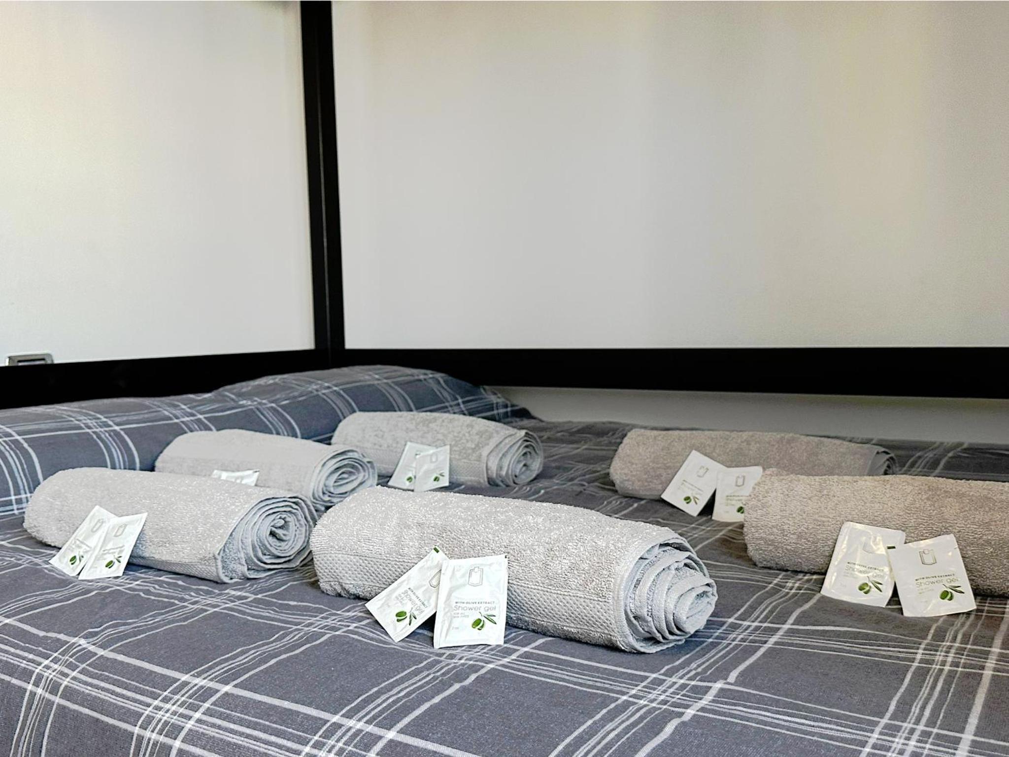 RED HOUSE - BEAUTIFUL APARTMENT - METRO m1