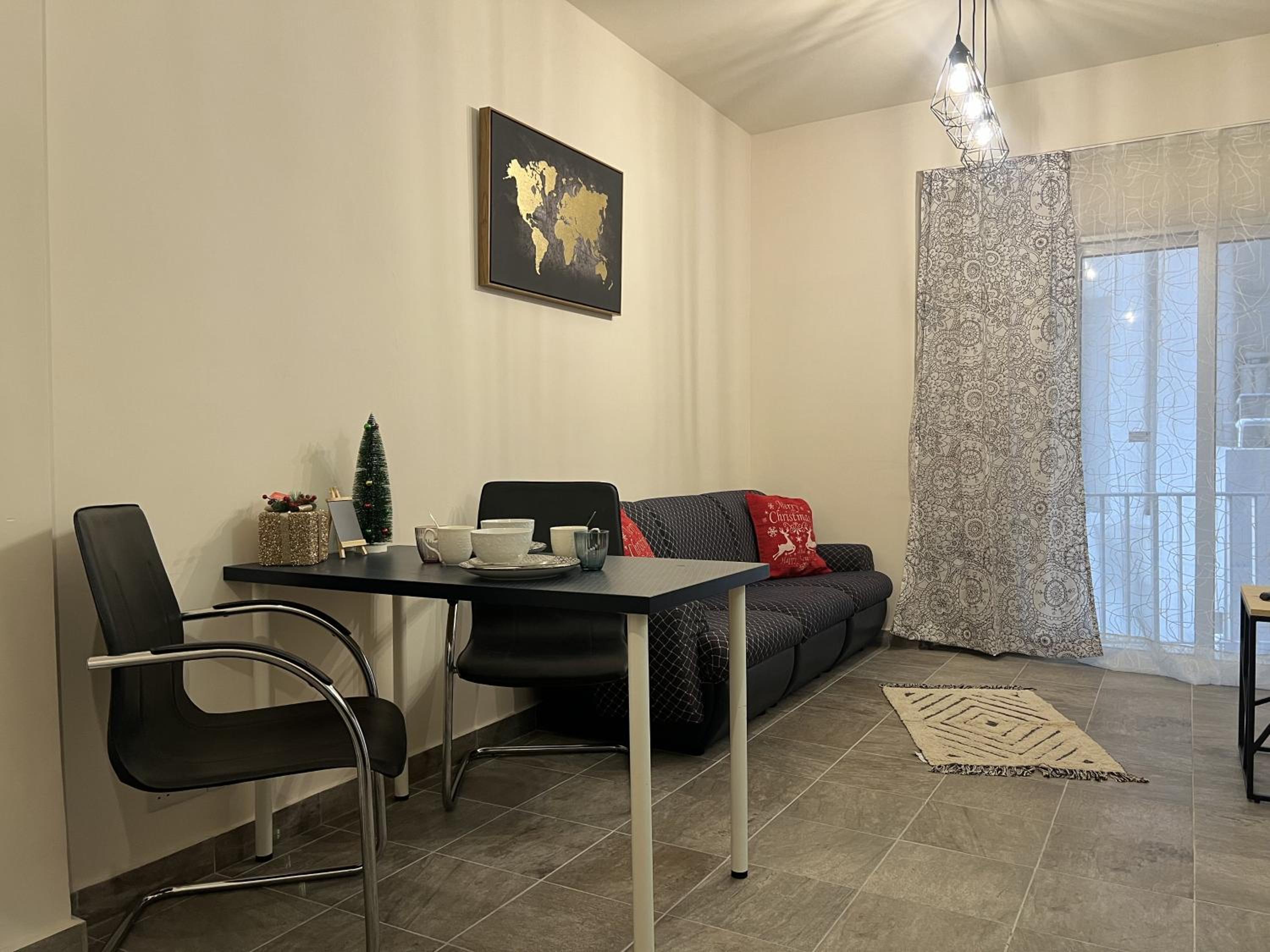 1 room apartment on the 1st line