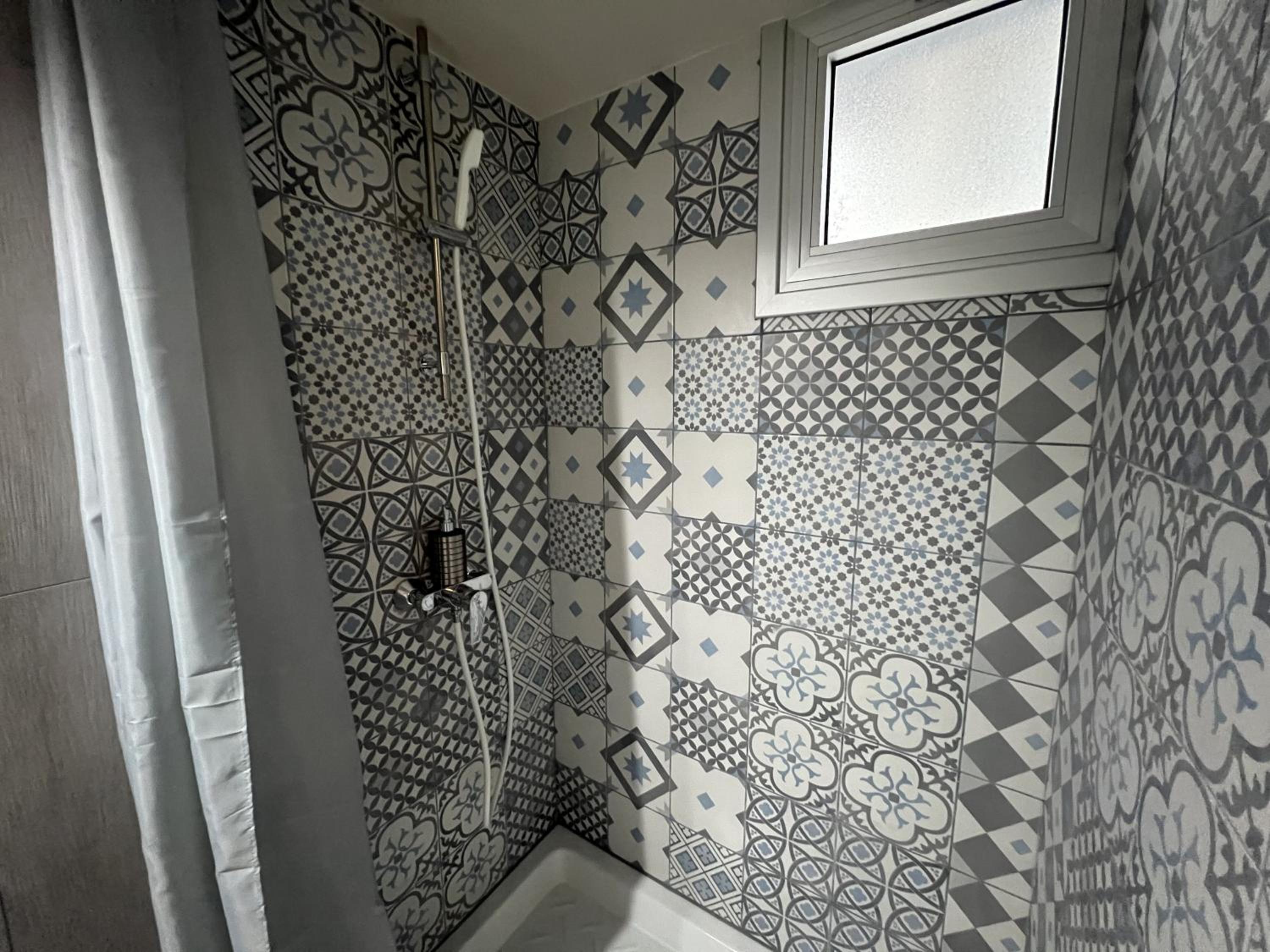 1 room apartment on the 1st line